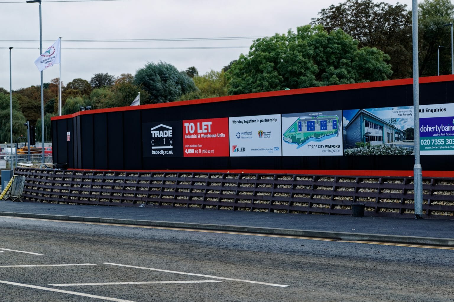 Site Gates and Construction Site Hoarding Watford, London Copyright 2020 Just Hoarding